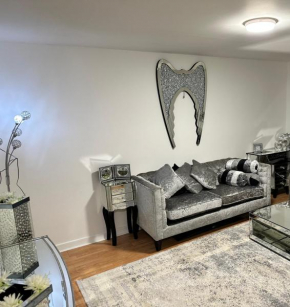 Cozy spacious 1 bedroom flat